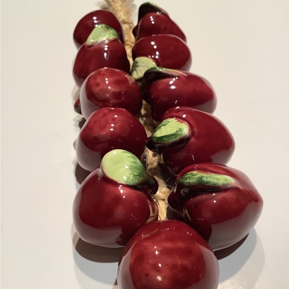 Vintage Ceramic Decorative Red Apple Garland on Natural Braided Rope, 🍎 - Picture 5 of 9
